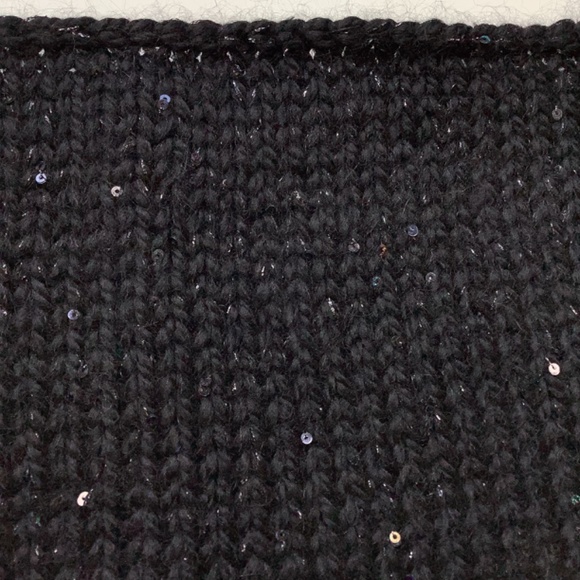 🇨🇦 Black Stretch Knit Layering Piece (Skirt, Neck Warmer, Etc.) - Picture 4 of 4